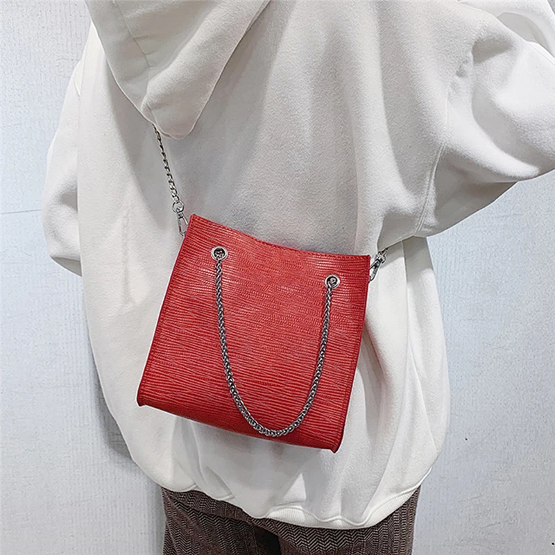 2021 Fashion Women Handbag Shoulder Bag Hardware Chain Strap PU Leather Messenger Handbag Tote for Ladies Bolsa Feminina
2021 Fashion Women Handbag Shoulder Bag Hardware Chain Strap PU Leather Messenger Handbag Tote for Ladies Bolsa Feminina