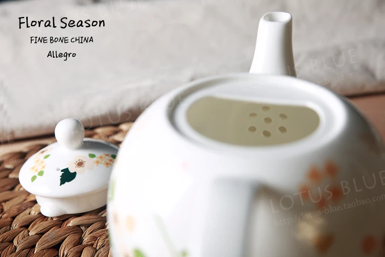 Art Porcelain Tea Pot Infuser European Filter Kitchen Dining Bar Portable Coffee Kettle Jarra De Leche Home Decoration KK60KF
Art Porcelain Tea Pot Infuser European Filter Kitchen Dining Bar Portable Coffee Kettle Jarra De Leche Home Decoration KK60KF