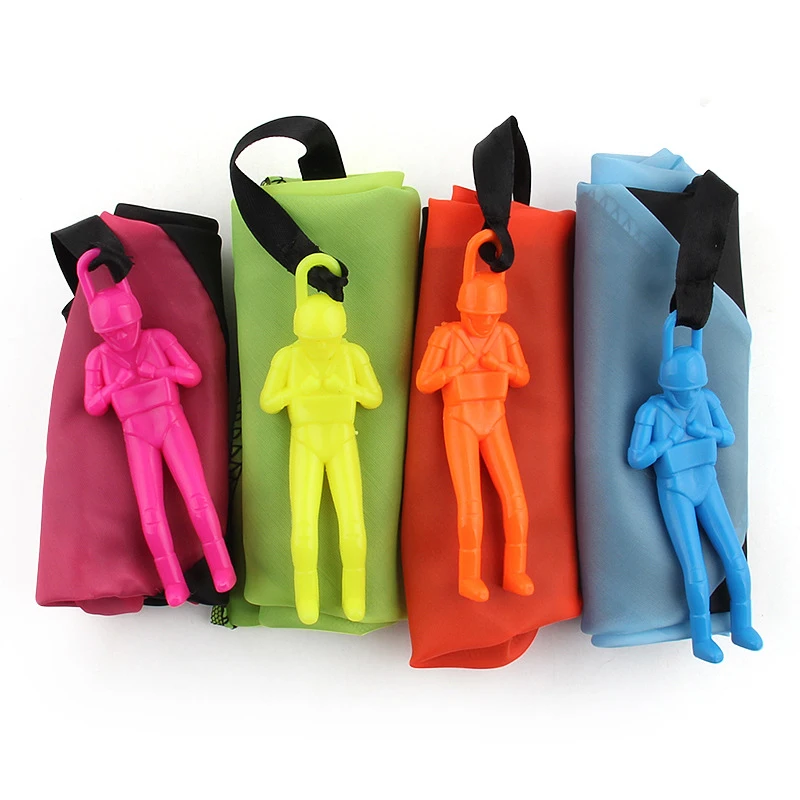 Children's outdoor games,flying parachutes, sports, parent-child toys, hand-cast mini soldiers, camouflage parachutes funny toys
Children's outdoor games,flying parachutes, sports, parent-child toys, hand-cast mini soldiers, camouflage parachutes funny toys