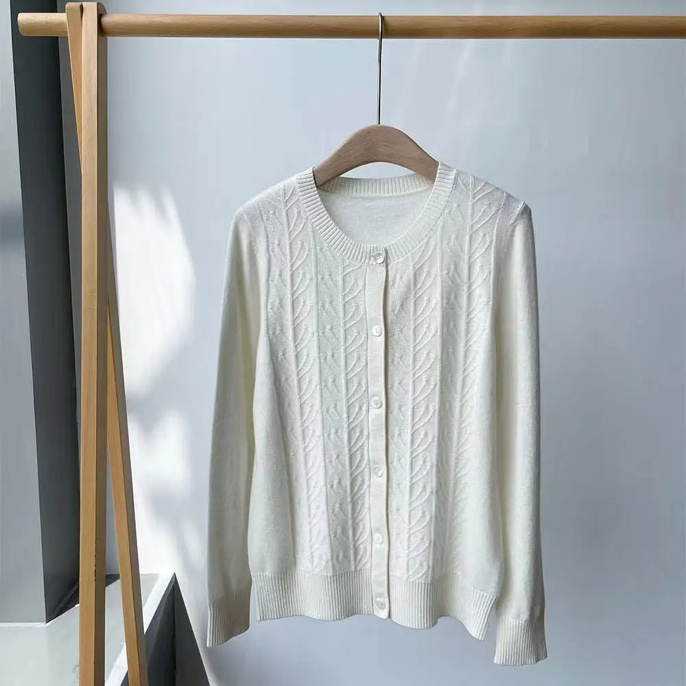 Cosmicchic 2021 Autumn Women Long Sleeve Wool Cardigan Jacquard O-Neck Single Breasted White / Black Sweater Cardigan
Cosmicchic 2021 Autumn Women Long Sleeve Wool Cardigan Jacquard O-Neck Single Breasted White / Black Sweater Cardigan