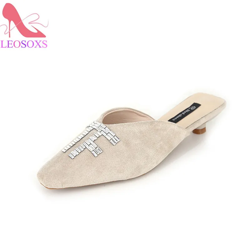 Шлепанцы для мужчин и женщин, сандалии на платформе, с вышивкой цветы, Повседневная летняя обувь для дома
Шлепанцы для мужчин и женщин, сандалии на платформе, с вышивкой цветы, Повседневная летняя обувь для дома