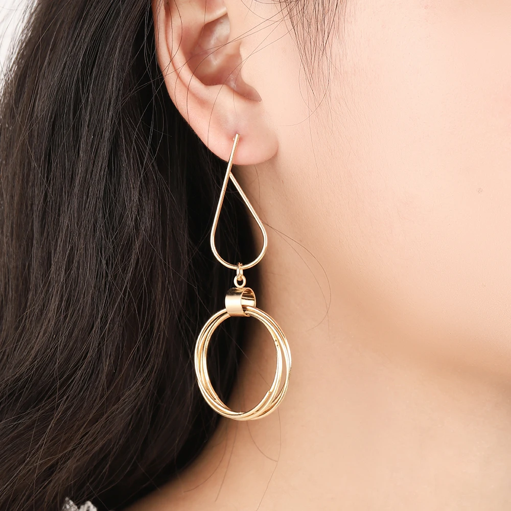 WYBU Newest Style Golden Intertwined Circle Drop Earrings For Women 2020 Simple Style Teardrop Hollow Metal Hoop Earing Gift
WYBU Newest Style Golden Intertwined Circle Drop Earrings For Women 2020 Simple Style Teardrop Hollow Metal Hoop Earing Gift