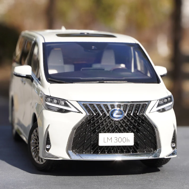 Модель автомобиля литье под давлением из металлического сплава 1/18 модель Qihui Lexus