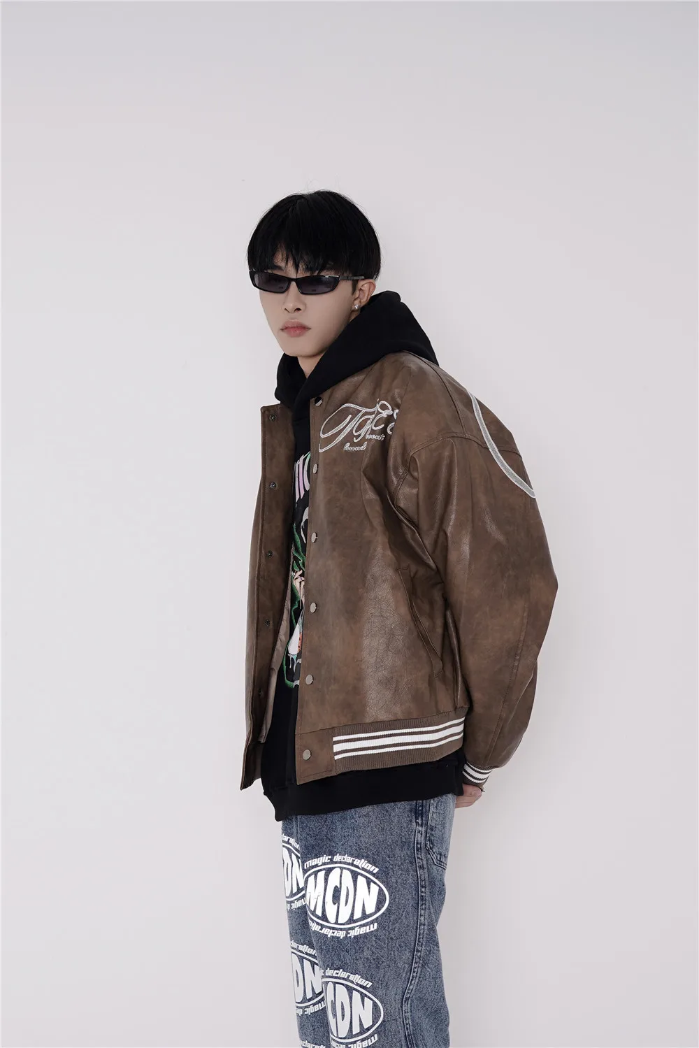 Jacket Men Warm Leather 2020 New Letter Embroidery Leather Men's Coats Occident Fashion Baseball Uniform Trendy Loose Jackets
Jacket Men Warm Leather 2020 New Letter Embroidery Leather Men's Coats Occident Fashion Baseball Uniform Trendy Loose Jackets