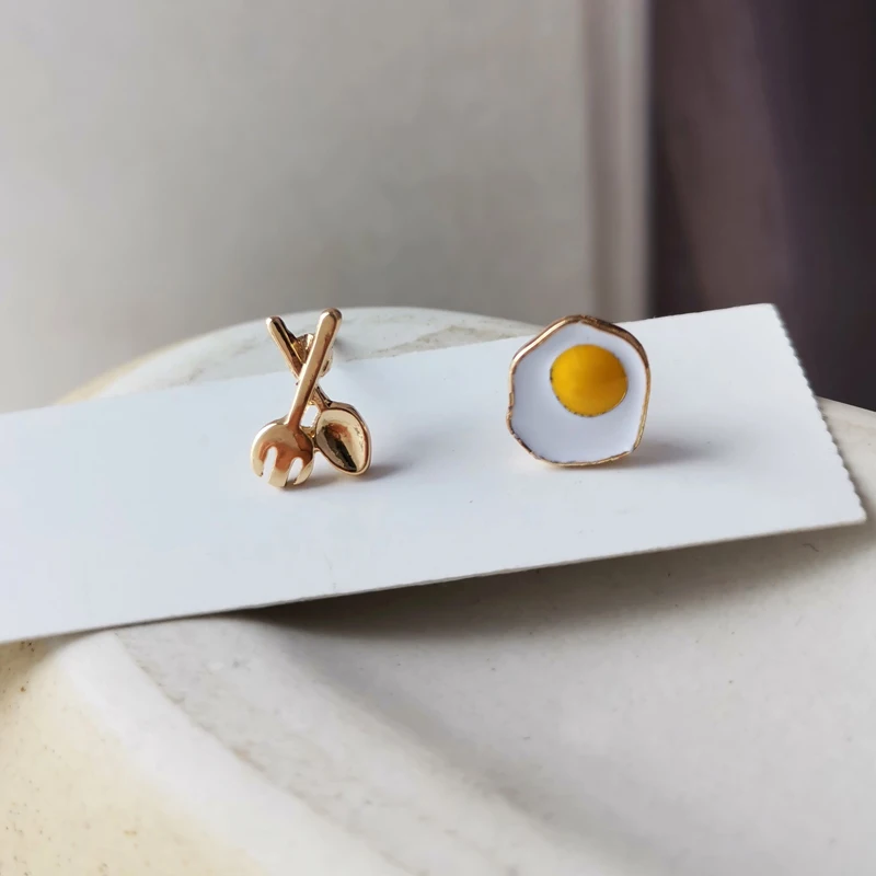 Cute cartoon fried egg tableware shape stud earrings asymmetric mini earrings
Cute cartoon fried egg tableware shape stud earrings asymmetric mini earrings