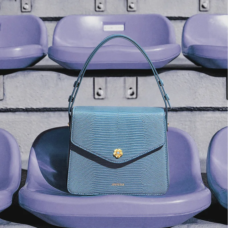 Blue Ladies Handbag Exquisite Camellia Buckle High Quality Messenger Bag Banquet Female Bag Casual Square Crossbody Bags
Blue Ladies Handbag Exquisite Camellia Buckle High Quality Messenger Bag Banquet Female Bag Casual Square Crossbody Bags