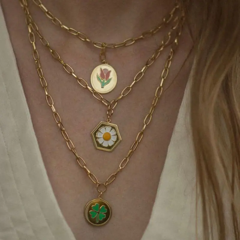 Vintage Colorful Lucky Four Leaf Clover Stackable Pendant Necklace For Women retro Fashion Gold Clavicle Chain Necklaces Jewelry
Vintage Colorful Lucky Four Leaf Clover Stackable Pendant Necklace For Women retro Fashion Gold Clavicle Chain Necklaces Jewelry