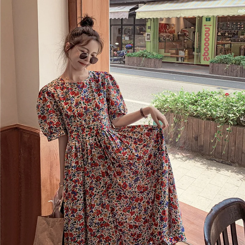 Summer Dress Female 2021 New Retro Gorgeous Floral Round Neck Puff Sleeve High Waist Korean Loose Big Swing Super Long Dress XT1
Summer Dress Female 2021 New Retro Gorgeous Floral Round Neck Puff Sleeve High Waist Korean Loose Big Swing Super Long Dress XT1