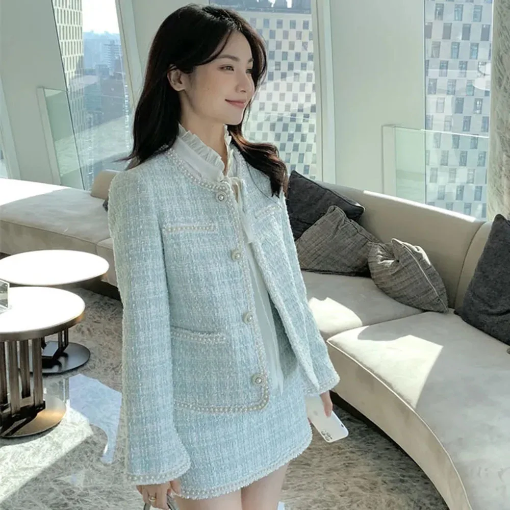 French Autumn Winter Lady Small Fragrance Wind Set 2021 New All-match Tweed Jacket Female Temperament Short Skirt Two-piece Suit 
French Autumn Winter Lady Small Fragrance Wind Set 2021 New All-match Tweed Jacket Female Temperament Short Skirt Two-piece Suit