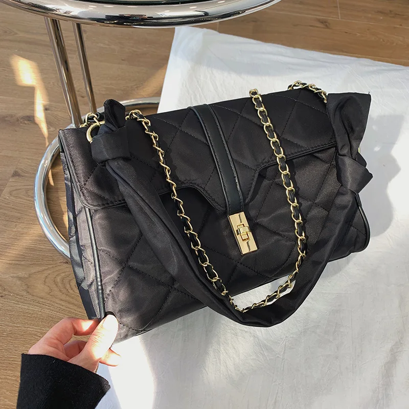 Large-capacity bags women's 2020 autumn and winter new trendy fashion ladies all-match messenger bag atmospheric shoulder bag
Large-capacity bags women's 2020 autumn and winter new trendy fashion ladies all-match messenger bag atmospheric shoulder bag