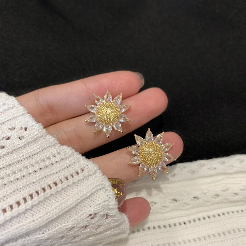 925 Silver Needle Korean Temperament Sunflower Earrings Flower Earrings Girl Heart Simple And Small Earrings
925 Silver Needle Korean Temperament Sunflower Earrings Flower Earrings Girl Heart Simple And Small Earrings