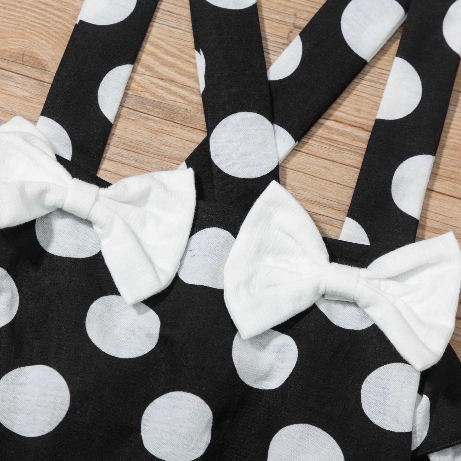 2021 Baby Summer Outfit, Solid Color Lace Off-Shoulder Elastic Blouse + Polka Dot Bib Shorts for Toddler Girls, 6-24 Months
2021 Baby Summer Outfit, Solid Color Lace Off-Shoulder Elastic Blouse + Polka Dot Bib Shorts for Toddler Girls, 6-24 Months