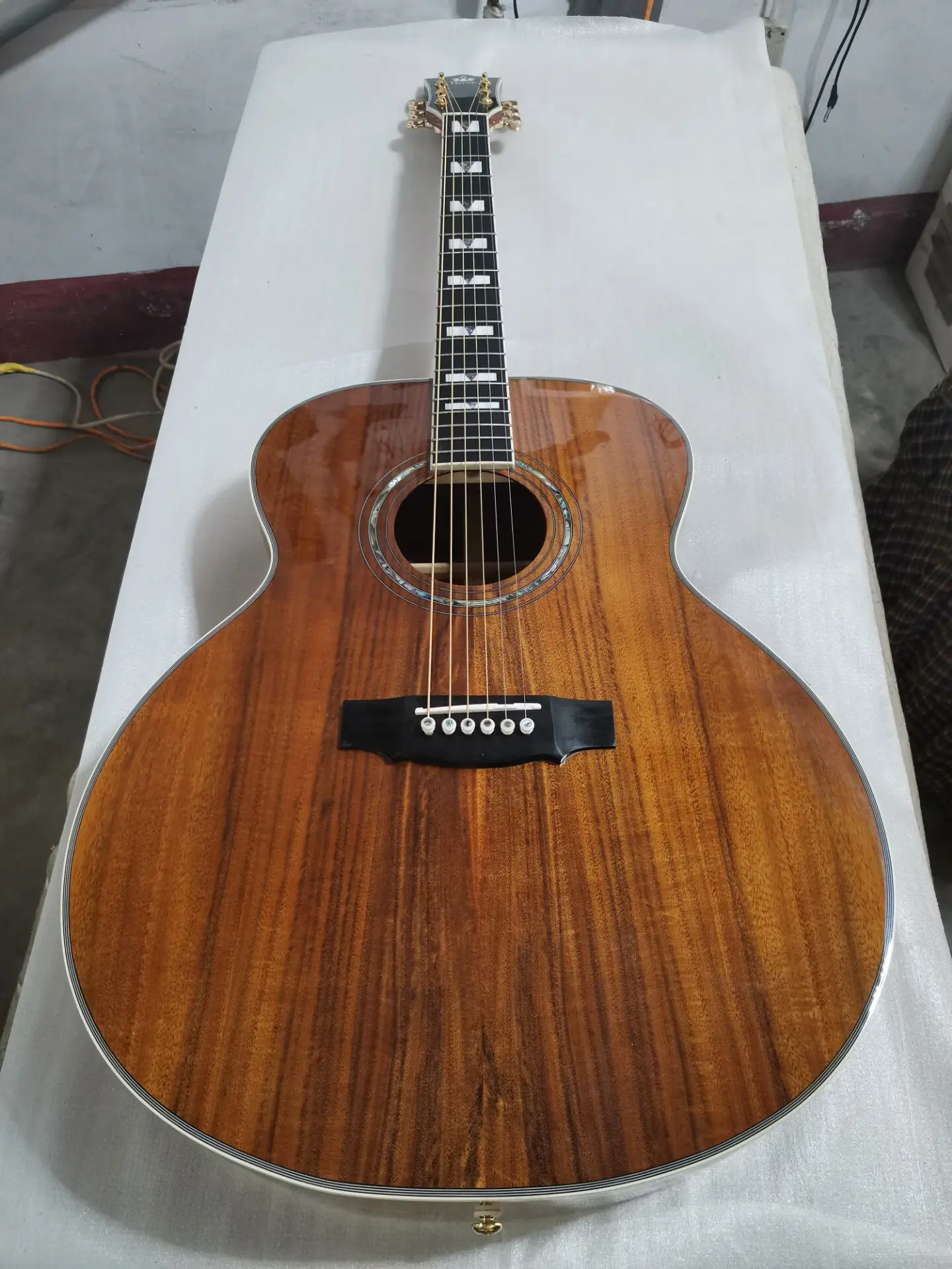 

Гитара из массива дерева КоА, 43 дюйма, под заказ, профессиональная акустическая электрогитара