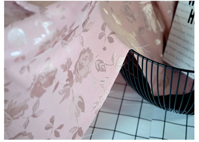 China satin fabric Polyester jacquard fabric for sewing evening dress wedding cloth diy lolita cloth
China satin fabric Polyester jacquard fabric for sewing evening dress wedding cloth diy lolita cloth