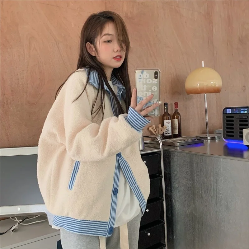 Beige Plush Coat Women 's Autumn and Winter Versatile Fashion 2021 New Design Sense Small Loose Top
Beige Plush Coat Women 's Autumn and Winter Versatile Fashion 2021 New Design Sense Small Loose Top