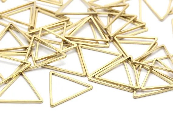 50 треугольников из необработанной латуни (17x17x17 мм)
50 треугольников из необработанной латуни (17x17x17 мм)
