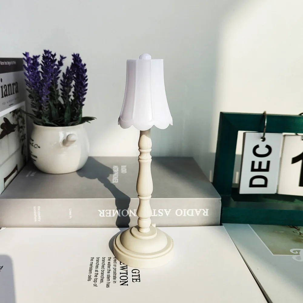 LED Table Lighting Shaped Battery Operated Night Light Decorative Table Lamp for Home Party Living Room Decoration
LED Table Lighting Shaped Battery Operated Night Light Decorative Table Lamp for Home Party Living Room Decoration