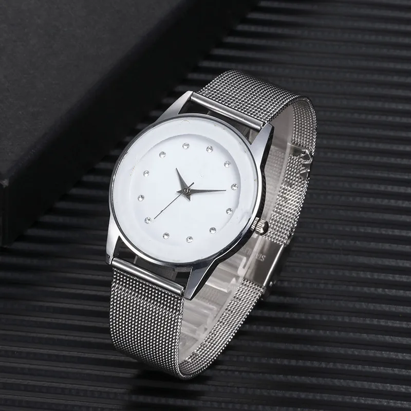 Часы наручные известного бренда для пар, роскошные женские кварцевые аналоговые уникальные с серебристым браслетом для влюбленных
Часы наручные известного бренда для пар, роскошные женские кварцевые аналоговые уникальные с серебристым браслетом для влюбленных