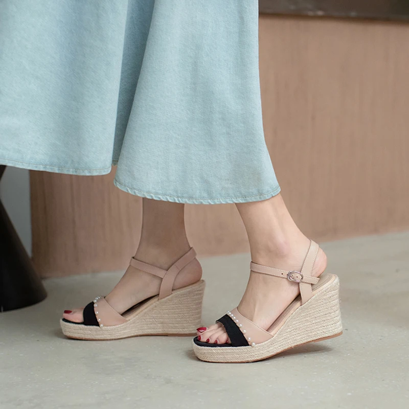 EGONERY Women summer Slope Heel Sandals Concise Comfortable New Style Genuine Leather Leisure String beads decoration
EGONERY Women summer Slope Heel Sandals Concise Comfortable New Style Genuine Leather Leisure String beads decoration