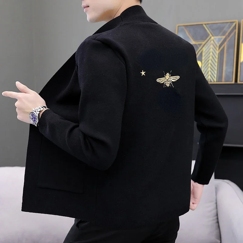 "Embroidered Cardigan" Cardigan Sweater Coat Men's Casual Trend Embroidery Bee Knitted Jacket Men
"Embroidered Cardigan" Cardigan Sweater Coat Men's Casual Trend Embroidery Bee Knitted Jacket Men