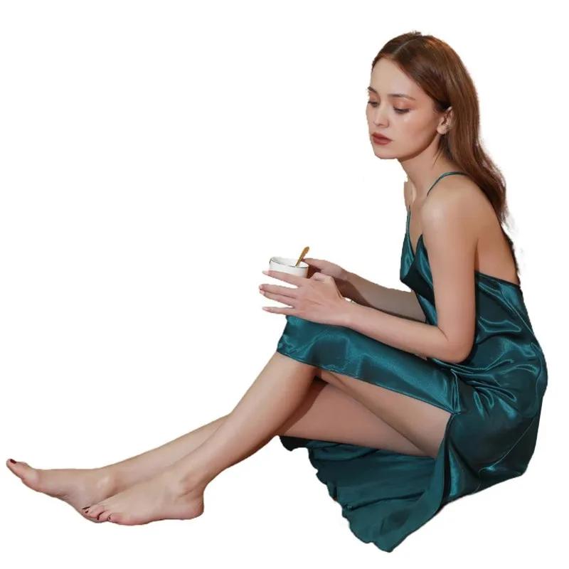 Women Summer Sleepwear Dress Glossy Satin Single Neck Cross Shoulder Straps One-sided Split Nightdress Sexy Backless
Women Summer Sleepwear Dress Glossy Satin Single Neck Cross Shoulder Straps One-sided Split Nightdress Sexy Backless
