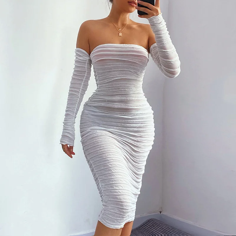 Женское платье с открытыми плечами и рюшами, с открытой спиной
Женское платье с открытыми плечами и рюшами, с открытой спиной