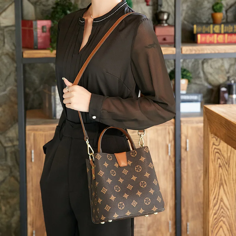 Luxury Designer Purses and Handbags Ladies Fashionable Purses and Handbags 2021 New Fashion Single Shoulder Messenger Bag Speedy
Luxury Designer Purses and Handbags Ladies Fashionable Purses and Handbags 2021 New Fashion Single Shoulder Messenger Bag Speedy