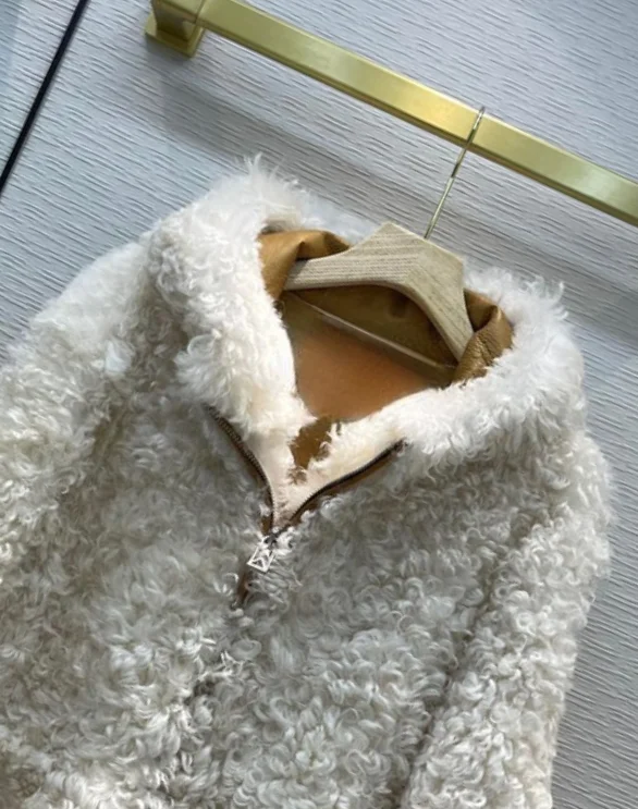 Luxury Lamb Skin Coats for Women High-end Loose Solid Fur Jackets Top Quality 3D Cut Long Sleeve Hooded Jackets Lady Winter 2021
Luxury Lamb Skin Coats for Women High-end Loose Solid Fur Jackets Top Quality 3D Cut Long Sleeve Hooded Jackets Lady Winter 2021