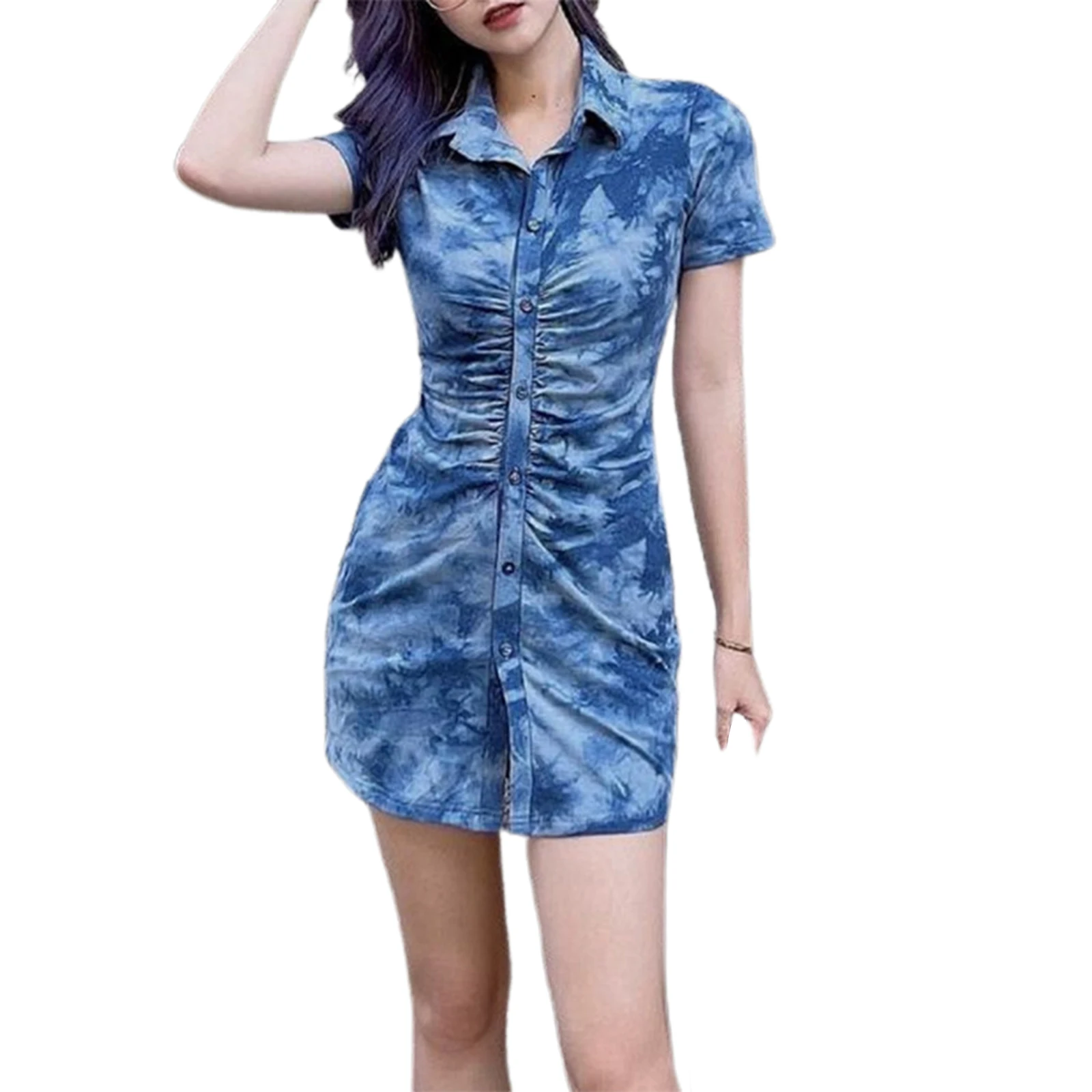 Женское платье с коротким рукавом и отложным воротником
Женское платье с коротким рукавом и отложным воротником