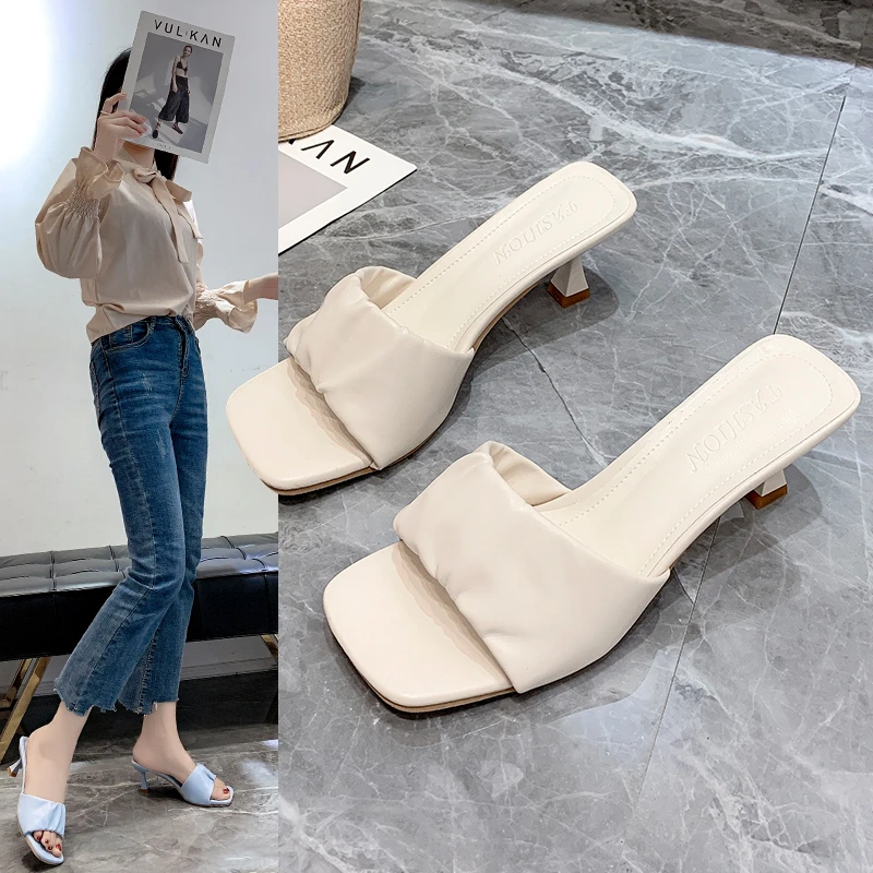 WHNB 2021 New Brand Women Slipper Summer Outdoor Sandal Square High Heel Slip On Flip Flop Elegant Women Slides Sandal
WHNB 2021 New Brand Women Slipper Summer Outdoor Sandal Square High Heel Slip On Flip Flop Elegant Women Slides Sandal