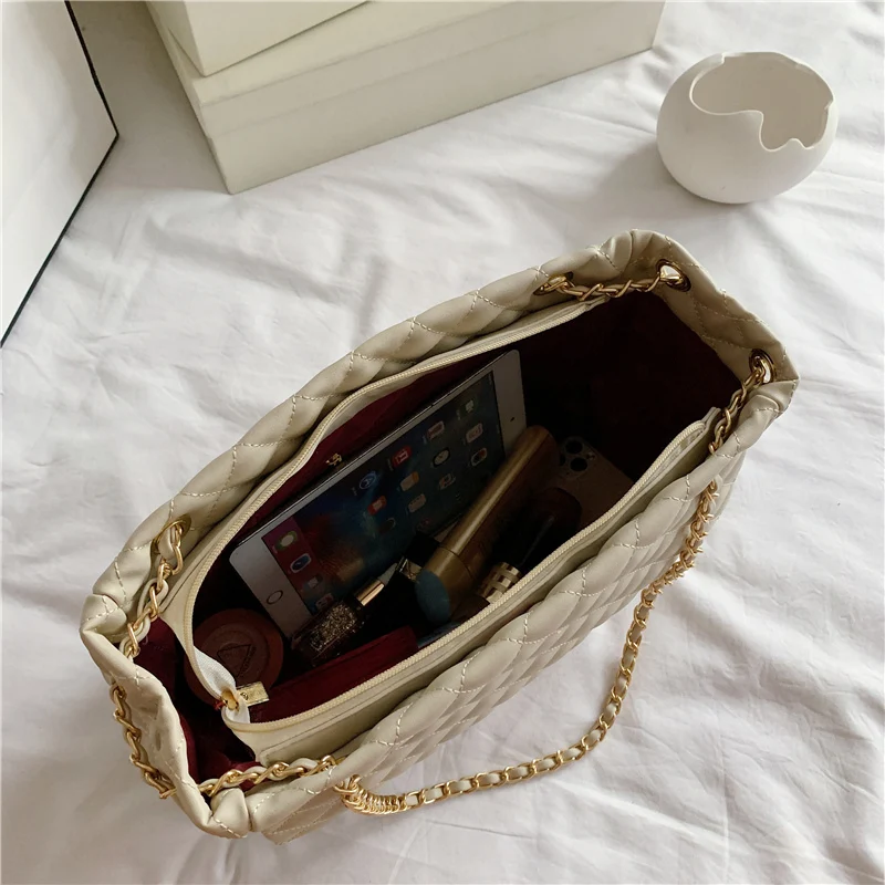 Classic Diamond Lattice Women Messenger Handbags Luxury Chain Soft Leather Female Shoulder Bag Large Plaid Ladies Crossbody Bags
Classic Diamond Lattice Women Messenger Handbags Luxury Chain Soft Leather Female Shoulder Bag Large Plaid Ladies Crossbody Bags