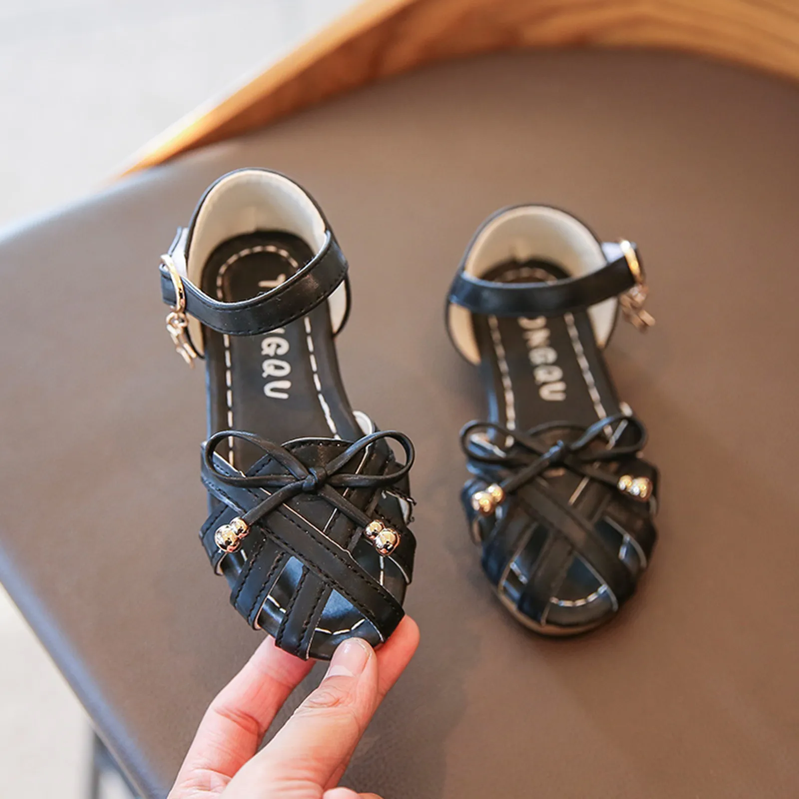 40# Cute Cross Tied Cute Buckle Strap Baby Shoes Soft Leather Stage Shoes Rubber Flat Breathable Roman Sandals Princess Shoes
40# Cute Cross Tied Cute Buckle Strap Baby Shoes Soft Leather Stage Shoes Rubber Flat Breathable Roman Sandals Princess Shoes