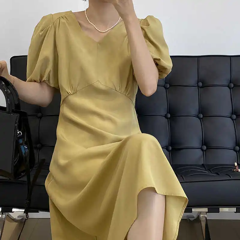 COZOK French Elegant V-neck Solid Color Bubble Sleeve Dress Women's 2021 Summer Short Sleeve High Waist Long Skirt Word 5160
COZOK French Elegant V-neck Solid Color Bubble Sleeve Dress Women's 2021 Summer Short Sleeve High Waist Long Skirt Word 5160