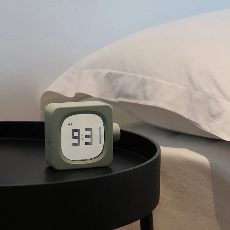 Electronic Clock Digital Table Clock LED Charging Mini Wake Alarm Clock With Night Light For Home Decorations
Electronic Clock Digital Table Clock LED Charging Mini Wake Alarm Clock With Night Light For Home Decorations