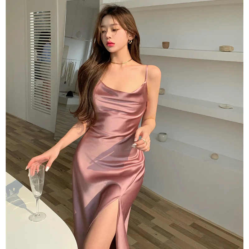 Sexy Slim-fit Side-slit Sling Base Skirt, Summer New Retro Temperament Drape and Thin High-waisted Dress 
Sexy Slim-fit Side-slit Sling Base Skirt, Summer New Retro Temperament Drape and Thin High-waisted Dress