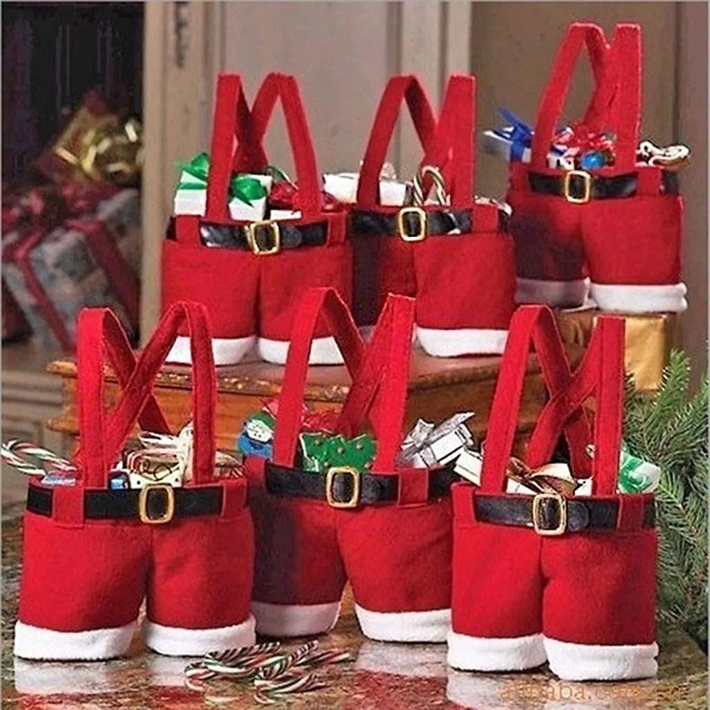 Santa Pants Style Cute Treat Bags Stocking Tree Filler Sacks Stocking Xmas Gift Decorations Christmas Creative Wedding Candy Bag
Santa Pants Style Cute Treat Bags Stocking Tree Filler Sacks Stocking Xmas Gift Decorations Christmas Creative Wedding Candy Bag