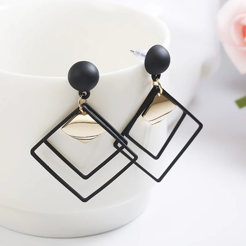 2020 New Fashion Korean Statement Acrylic Drop Earrings for Women Jewelry Vintage Geometric Gold Black Dangle Hanging Earrings
2020 New Fashion Korean Statement Acrylic Drop Earrings for Women Jewelry Vintage Geometric Gold Black Dangle Hanging Earrings