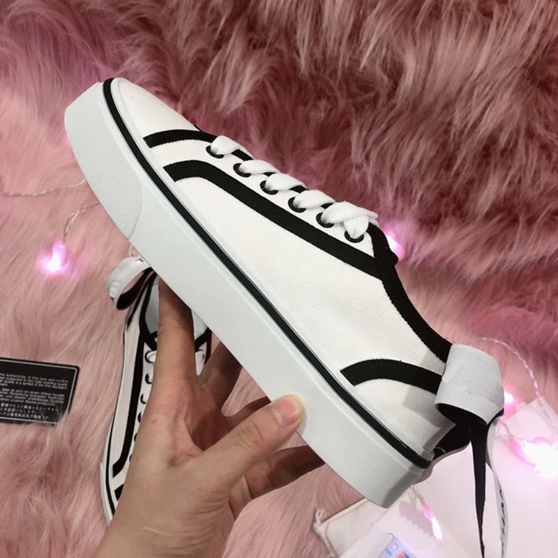 2021 Spring Autumn New Women's Canvas Shoes Fashion Riband Butterfly-Knot Design Small White Shoes Lace-Up Flat Casual Shoes
2021 Spring Autumn New Women's Canvas Shoes Fashion Riband Butterfly-Knot Design Small White Shoes Lace-Up Flat Casual Shoes