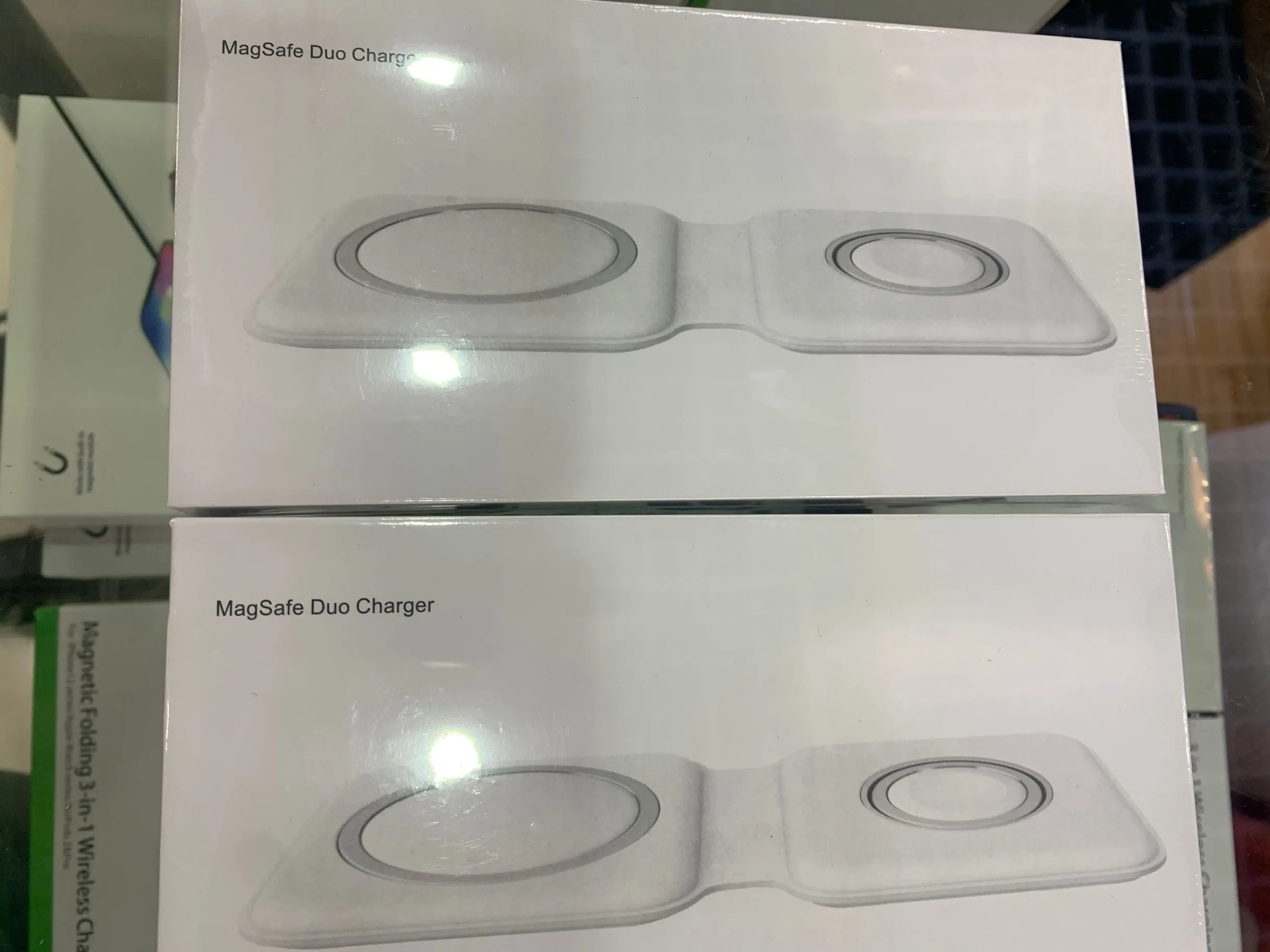 EOENKK Magnetic Wireless Charger For iPhone 12 Magnet Duo Charging For iWatch For iphone 15W Fast Recharge With Plug
EOENKK Magnetic Wireless Charger For iPhone 12 Magnet Duo Charging For iWatch For iphone 15W Fast Recharge With Plug