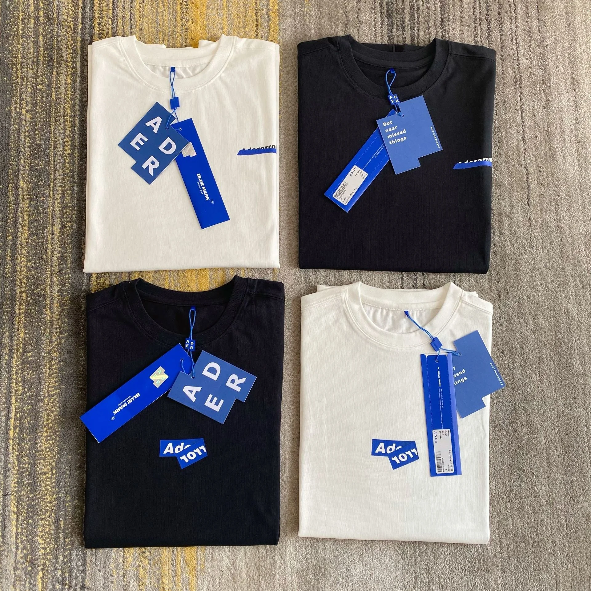 Футболка-оверсайз с коротким рукавом и надписью
Футболка-оверсайз с коротким рукавом и надписью