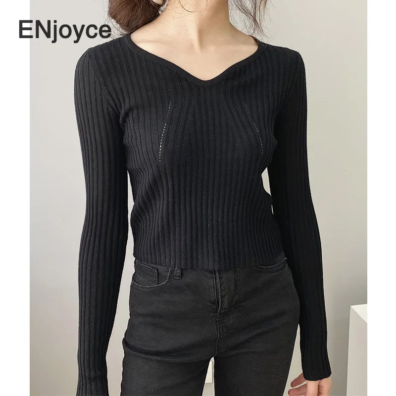 Women Vintage Black V-neck Pullovers Thin Sweater 2021 Spring New Casual Korean Style Elegant Knitted T-Shirt Cropped Tops
Women Vintage Black V-neck Pullovers Thin Sweater 2021 Spring New Casual Korean Style Elegant Knitted T-Shirt Cropped Tops