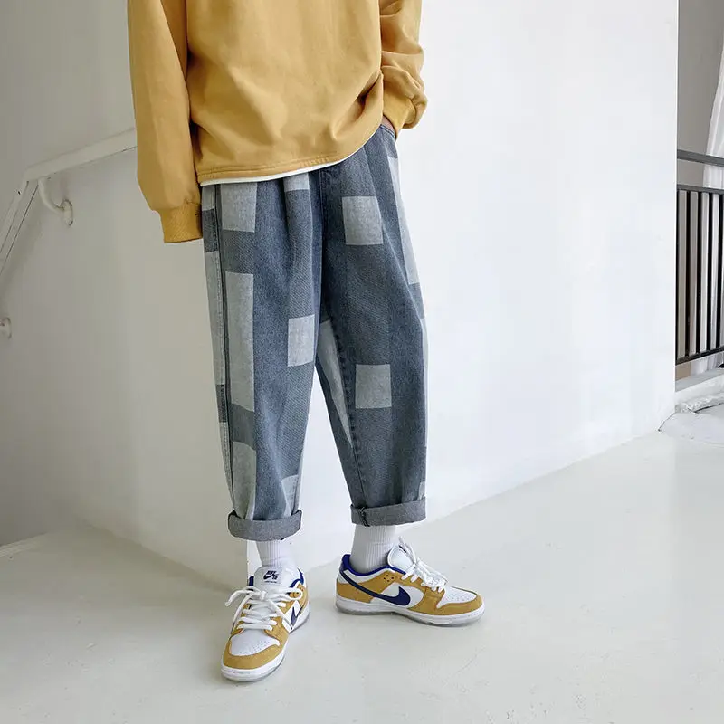 Korean Plaid Jeans Men's Fashion Casual Retro Drawstring Straight Jeans Men Streetwear Loose Hip-hop Denim Trousers Mens S-2XL
Korean Plaid Jeans Men's Fashion Casual Retro Drawstring Straight Jeans Men Streetwear Loose Hip-hop Denim Trousers Mens S-2XL