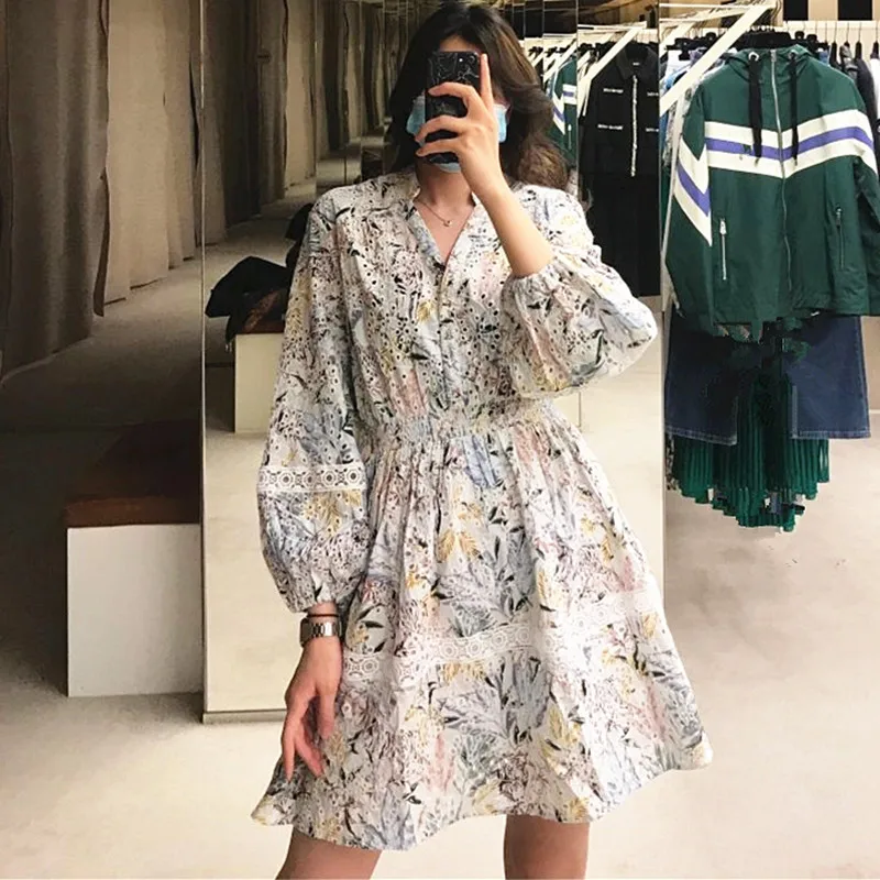 Spring Summer New Sweet Women Dress 2021 Fashion V-Neck Lantern Sleeve Flower Embroidery Corset Loose Elegant Women Dress
Spring Summer New Sweet Women Dress 2021 Fashion V-Neck Lantern Sleeve Flower Embroidery Corset Loose Elegant Women Dress