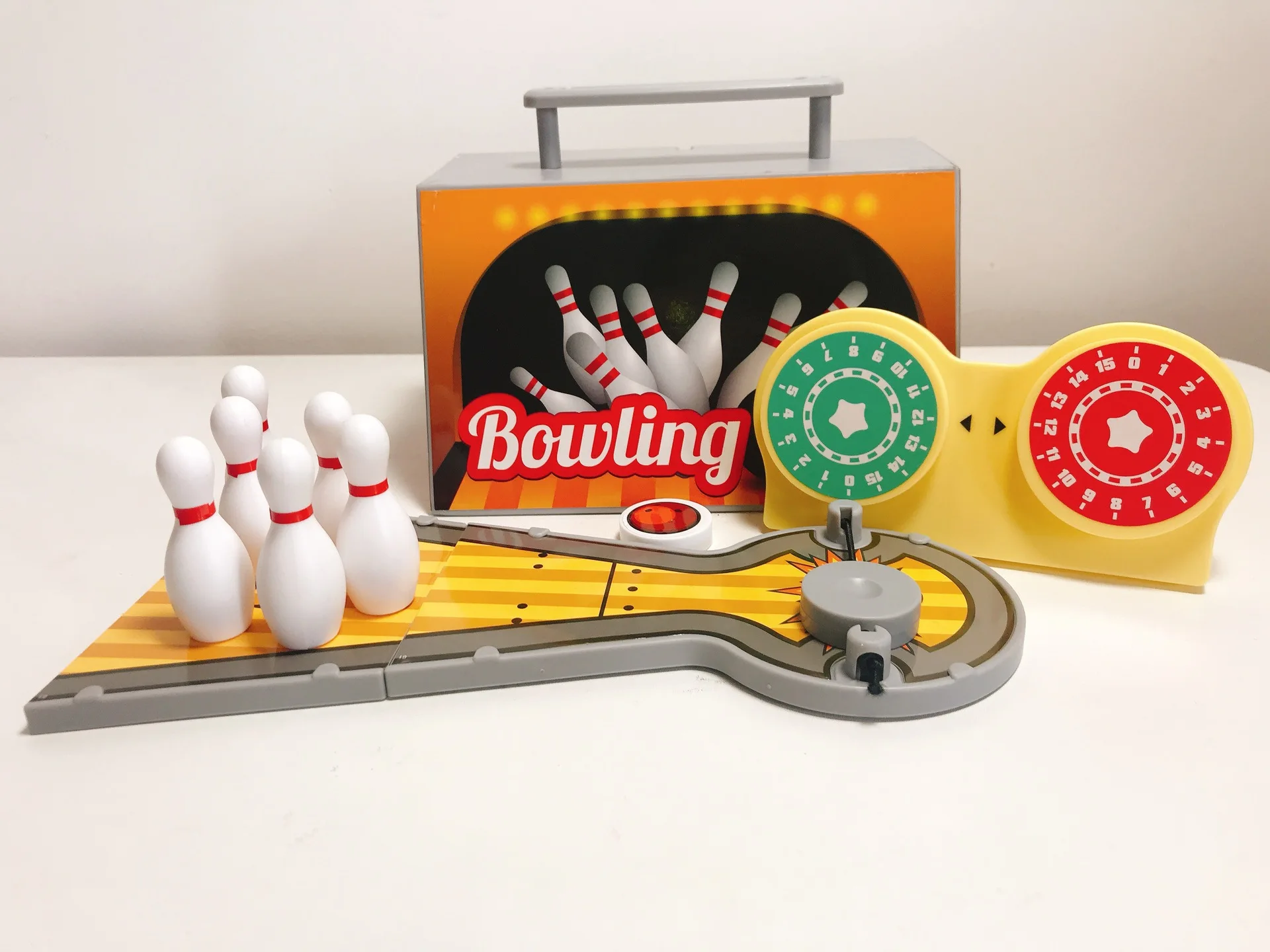 Puzzle football toy table bowling parent-child interaction catapult table game toy table football party game
Puzzle football toy table bowling parent-child interaction catapult table game toy table football party game
