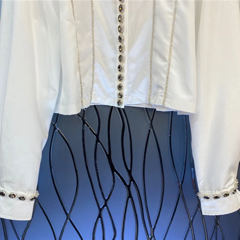 TWOTWINSTYLE White Casual Patchwork Diamonds Women's Blouse Lapel Long Sleeve Korean Short Fashion Woman Blouses 2021 Spring New
TWOTWINSTYLE White Casual Patchwork Diamonds Women's Blouse Lapel Long Sleeve Korean Short Fashion Woman Blouses 2021 Spring New