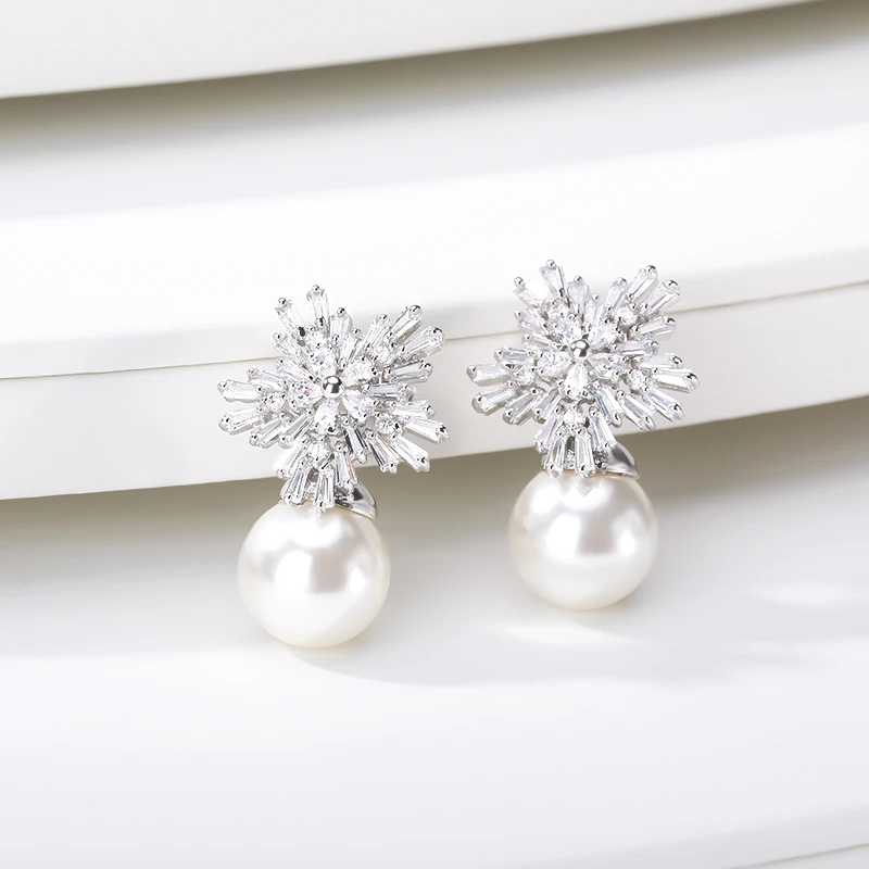 Charm Snowflake Crystal Stud Earring Fashion Pearl Handmade Earring Cute Jewelry For Women Best Friend Gift Boucle dOreille
Charm Snowflake Crystal Stud Earring Fashion Pearl Handmade Earring Cute Jewelry For Women Best Friend Gift Boucle dOreille