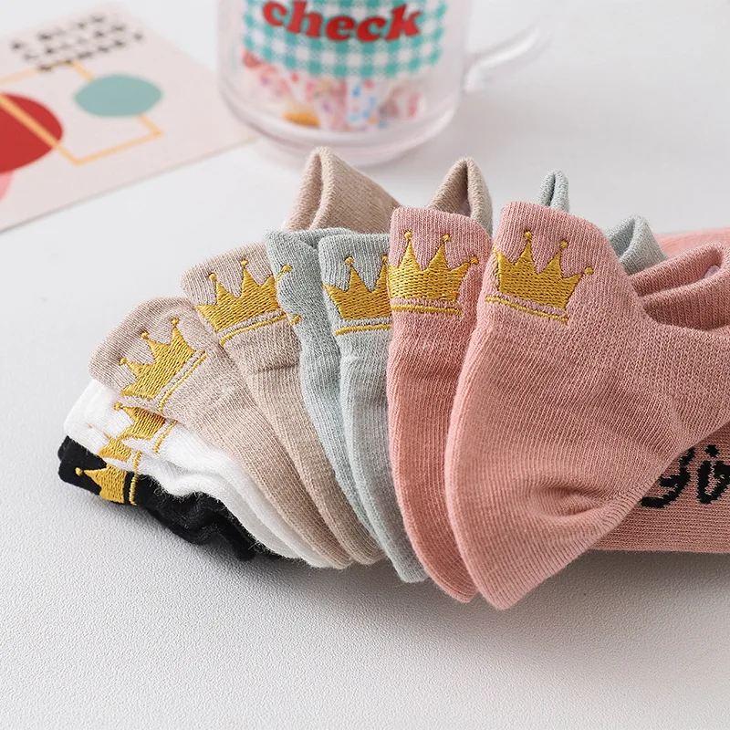 Women Socks Casual High Quality Harajuku Short Tubes Socks Korean Kawaii Cartoon Imperial Crown Embroidery Ankle Funny Socks
Women Socks Casual High Quality Harajuku Short Tubes Socks Korean Kawaii Cartoon Imperial Crown Embroidery Ankle Funny Socks