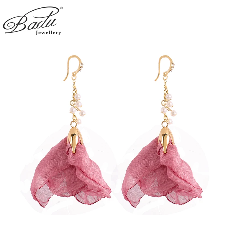 Badu New Fashion Long Flower Earrings Pearl Tassel Pendant Silk Yarn Jewelry 6 Color Temperament Accessories Gifts for Girls
Badu New Fashion Long Flower Earrings Pearl Tassel Pendant Silk Yarn Jewelry 6 Color Temperament Accessories Gifts for Girls