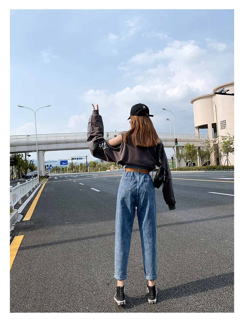 2021 Fashion Belted Harem Jeans Pants Women Vintage Ankle Length Denim Baggy Mom Jean Loose Washed Trousers Mujer
2021 Fashion Belted Harem Jeans Pants Women Vintage Ankle Length Denim Baggy Mom Jean Loose Washed Trousers Mujer