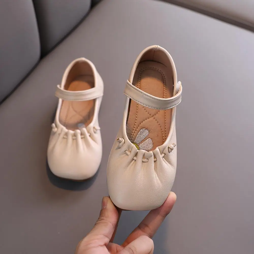 Chic Solid Color Soft Leather Princess Shoes for Girls Summer Soft Soled Solid Casual Princess Shoes 
Chic Solid Color Soft Leather Princess Shoes for Girls Summer Soft Soled Solid Casual Princess Shoes